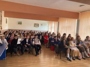 „Carnavalul poveștilor”, la Școala Gimnazială „Miron Costin” Suceava
