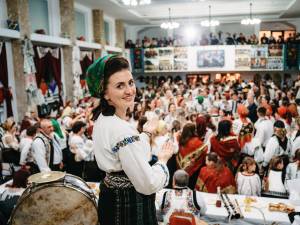 Povești și meșteșuguri care au readus la viață tradițiile bucovinene, la „Șezătoarea Vicovenilor”