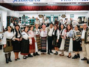 Povești și meșteșuguri care au readus la viață tradițiile bucovinene, la „Șezătoarea Vicovenilor”