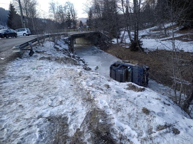 O curbă i-a fost fatală preotului de la volan