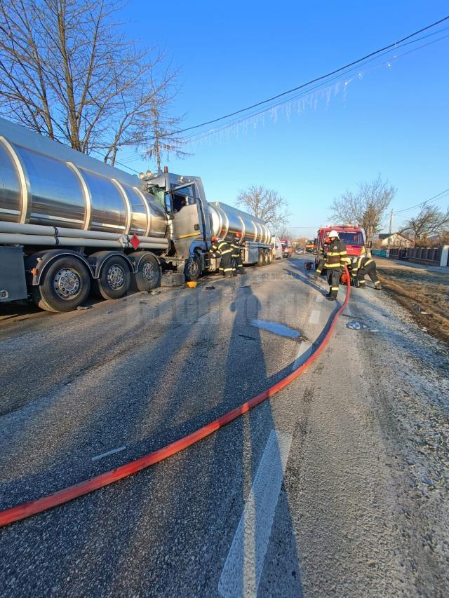 Șofer rănit în urma unei coliziuni între două autocisterne în localitatea Vadu Moldovei