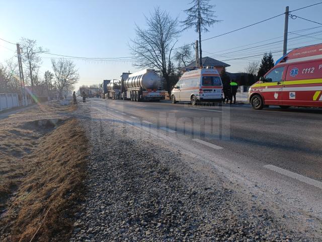 Șofer rănit în urma unei coliziuni între două autocisterne în localitatea Vadu Moldovei