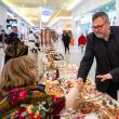 Sucevenii au ocazia să ofere mărțișoare unicat create de meșterii populari prezenți la Târgul Mărțișorului de la Iulius Mall Suceava