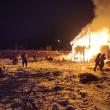 Casă de la munte, distrusă de un nou incendiu izbucnit de la coșul de fum