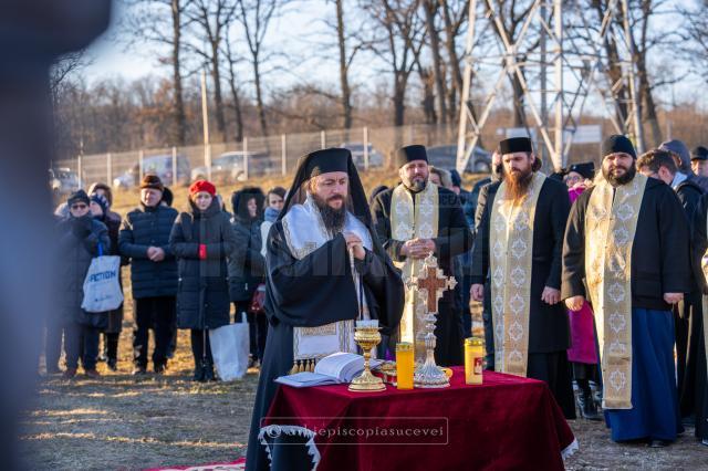 Sfințirea locului și punerea pietrei de temelie pentru un nou lăcaș de cult închinat părinților Maicii Domnului