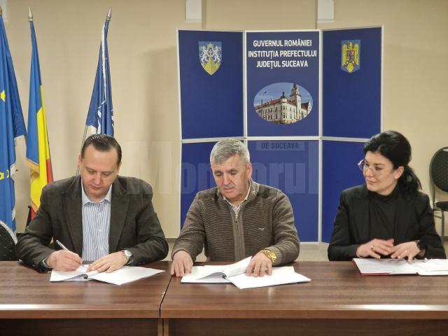 Prefectul Alexandru Moldovan a semnat contractul pentru lucrările suplimentare la proiectul de renovare a sediului Serviciului de Pașapoarte Suceava