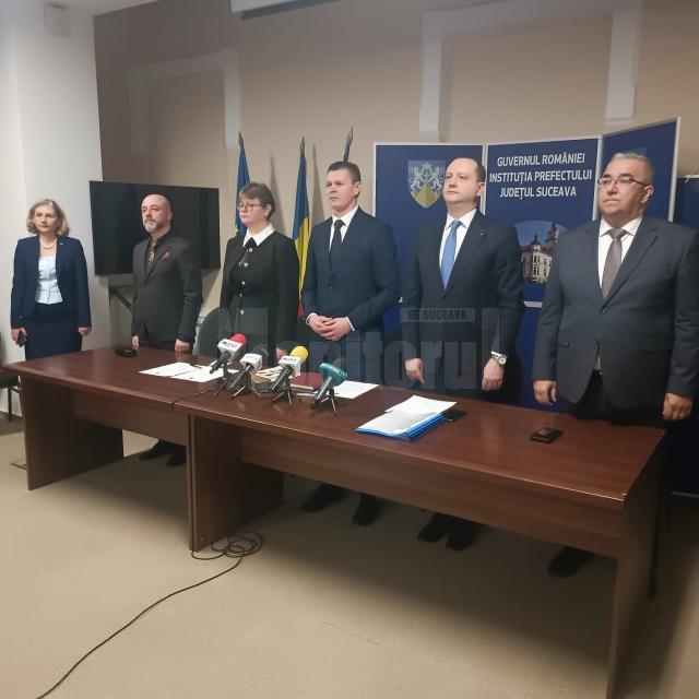 la ceremonia de învestire au participat prefectul și cei doi foști subprefecți