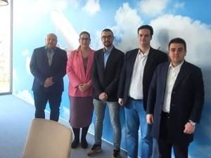 Președintele Consiliului Județean Suceava s-a întâlnit cu reprezentanții Wizz Air pentru a aduce noi curse pe aeroport