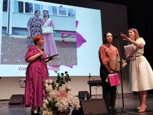 Femei de succes .jpg