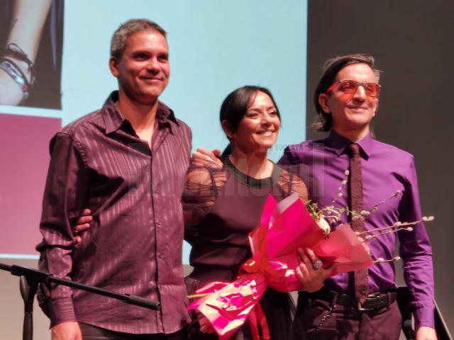 Analia Selis, chitaristul Julio Santillán și pianistul Mariano Castro