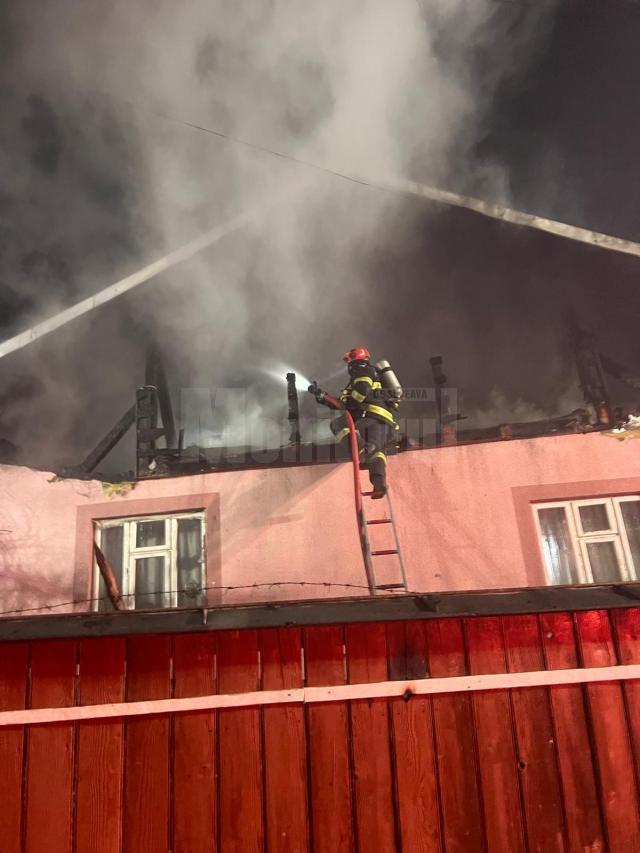 Incendiu puternic, de la coșul de fum