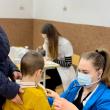 „Caravana cu medici”, din Iași, a consultat și investigat gratuit 60 de copii din comuna Vulturești