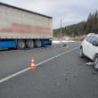 Un italian care a adormit a volan a intrat în tirul de pe contrasens, la Poiana Stampei