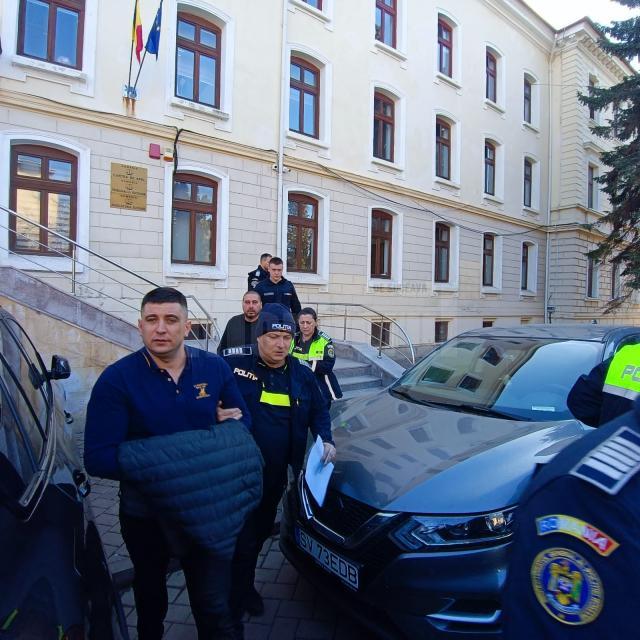 Polițiștii examinatori reținuți pentru fapte de corupție, arestați preventiv 30 de zile