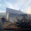 Un uriaș incendiu a izbucnit la o gospodărie din Straja