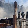 Un uriaș incendiu a izbucnit la o gospodărie din Straja