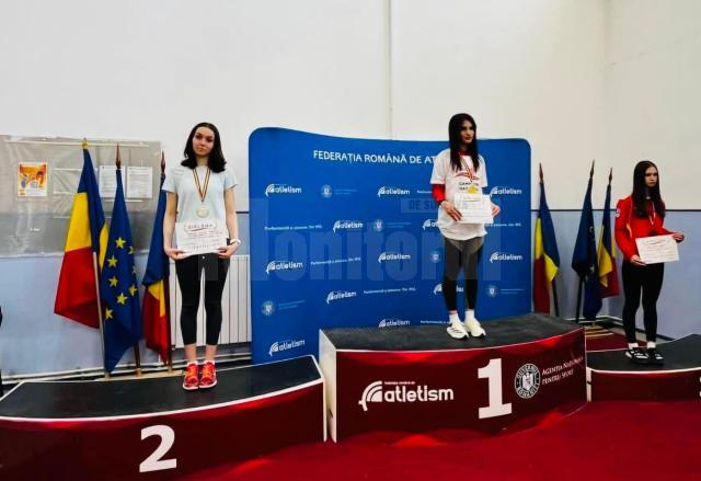 Selena Robaniuc, prima din stanga, pe podiumul Campionatului National