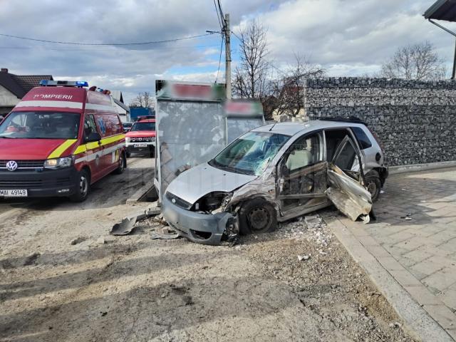 Accident cu trei mașini implicate și trei răniți, la Milișăuți