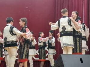 „Izvorașul” din Liteni, ambasador al tradițiilor la Festivalul „Comori de suflet românesc”