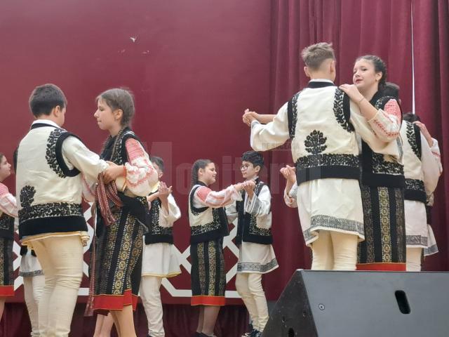 „Izvorașul” din Liteni, ambasador al tradițiilor la Festivalul „Comori de suflet românesc”