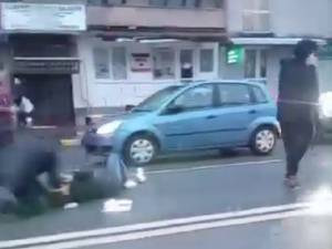 Femeie accidentată pe trecerea de pietoni de la Policlinică