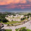 Consiliul Județean vrea să finalizeze amenajarea parcării de la Cetatea de Scaun a Sucevei ...
