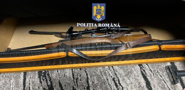 20 de arme deținute ilegal, multă muniție și peste 200 de trofee de vânătoare, ridicate de la suceveni