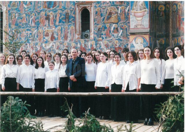 Cor dirijat de prof. Marian Palade