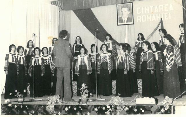 Cor dirijat de prof. Marian Palade