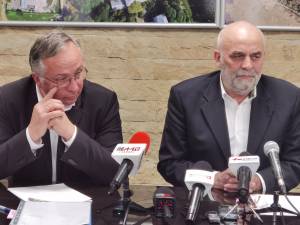 ”Vrem să lucrăm și nu avem cu cine!” -  spune condicerea Primăriei Suceava, nemulțumiră de firmele cu care are contract de reparații stradale