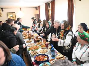 Gospodinele au preparat aproape 90 de feluri de mâncare și deserturi de post