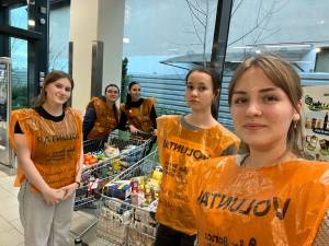 Peste 6 tone de alimente au fost donate de suceveni, în doar trei zile, pentru oameni nevoiași