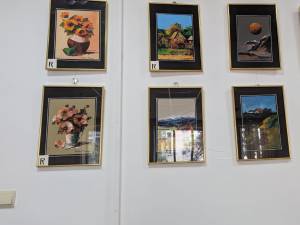 Grafică, pictură, compoziţii prin tehnici proprii realizate de Radu Bercea, expuse la Galeria Bibliotecii Bucovinei