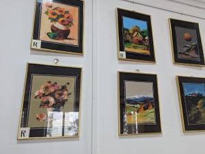 Grafică, pictură, compoziţii prin tehnici proprii realizate de Radu Bercea, expuse la Galeria Bibliotecii Bucovinei