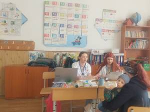 Caravană medicală pediatrică la Vulturești: 95 de copii consultați gratuit de o echipă de specialiști voluntari