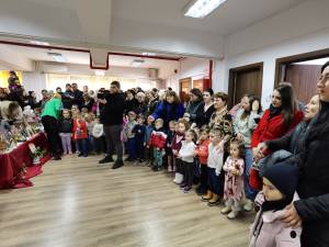 „De la mânuța mea la inima taˮ - proiect caritabil, la Grădinița Obcini