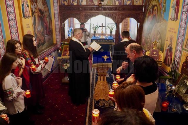 „Zece candele în pridvorul recunoștinței” – Zi de sărbătoare și lumină ierarhică la Paraclisul cu hramul Sfinților Ierarhi Calinic și Nectarie de la Colegiul Tehnic ,, Ferdinand 1 “, Rădăuţi