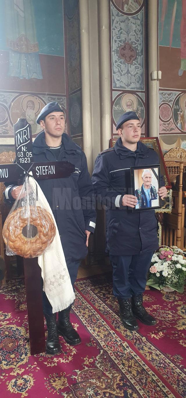 Veteran de război, condus pe ultimul drum, cu onoruri militare, la 102 ani