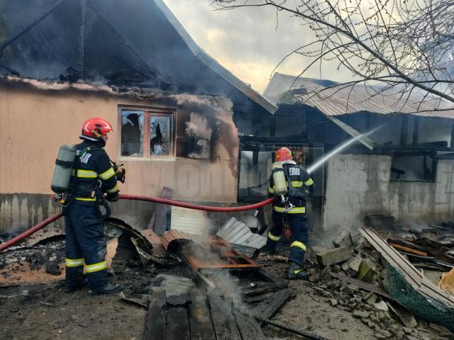 Un puternic incendiu a izbucnit în dimineața zilei de miercuri la o gospodărie din comuna Preutești