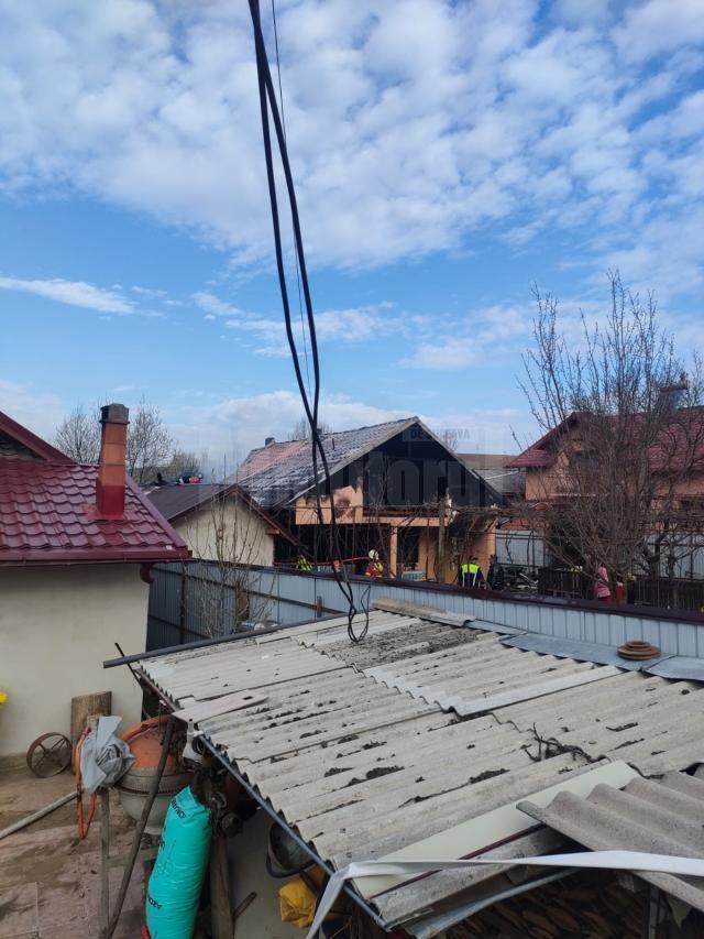 Un puternic incendiu a izbucnit în dimineața zilei de miercuri la o gospodărie din comuna Preutești