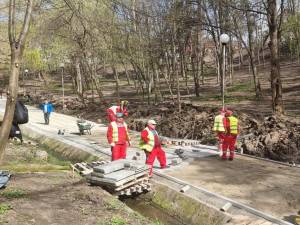 În ciuda mobilizării de forțe, aleea de acces spre Cetate prin Parcul Șipote nu poate fi finalizată până la Paște