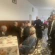 Reprezentanții Asociației ”Bucovina Civică” cu părintele Ioan Nistoroaea la căminul de bătrâni ”Sfântul Ioan Cel Nou” din Suceava
