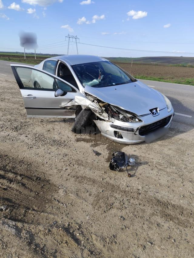 Trei răniți după ciocnirea a două mașini, la Cumpărătura