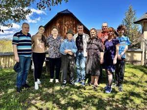 Fostul ambasador al Israelului în România, David Saranga, a revenit în Bucovina, printre oameni dragi, alături de care a petrecut sărbătorile de Paște