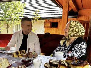 Fostul ambasador al Israelului în România, David Saranga, a revenit în Bucovina, printre oameni dragi, alături de care a petrecut sărbătorile de Paște