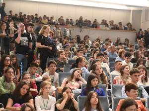 Aproape 300 de elevi și profesori, la Suceava