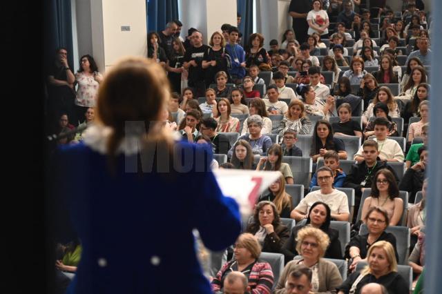 Aproape 300 de elevi și profesori, la Suceava