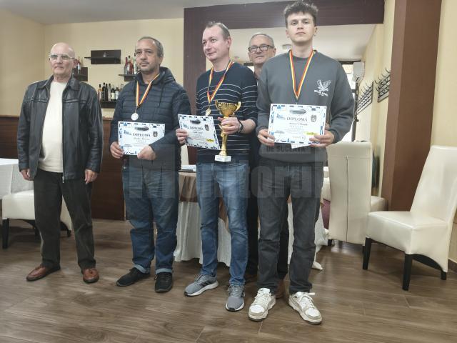 Rezultat deosebit pentru un elev sucevean, la un concurs de șah desfășurat la Bacău