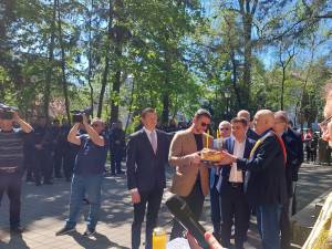 Ziua Veteranilor de Război, celebrată la monumentul care le este dedicat, din Parcul Central al Sucevei