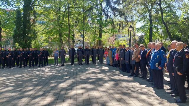Ziua Veteranilor de Război, celebrată la monumentul care le este dedicat, din Parcul Central al Sucevei